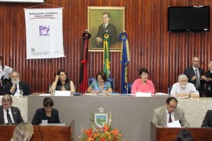 ALPB e Congresso debatem violência contra a mulher
