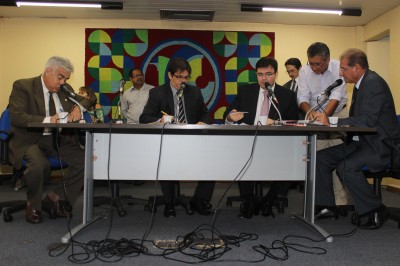 CCJ aprova projeto que muda previdência social do servidor