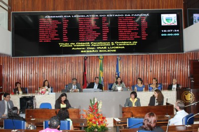 22-8-13_JG TÍTULO DE CIDADÃ PARAIBANA SRª. VALDENIA APARECIDA PAULINO (2)