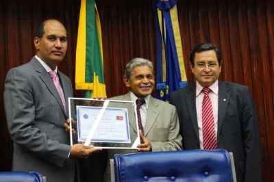 12-12-13_JG ENTREGA DE TÍTULO DE CIDADÃO-CLÁUDIO EVRESON DE LIMA (62)