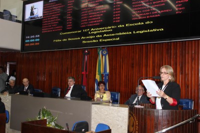 18-11-13_JG SESSÃO ESPECIAL 10 ANOS DA ESCOLA DO LEGISLATIVO (41)