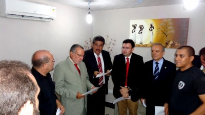 22-4-14_JG DEPUTADOS RECEBEM POLICIAIS (21)