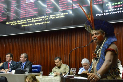 27.04.15 debate questoes populacao indigena_cacique sandro©roberto guedes (86)