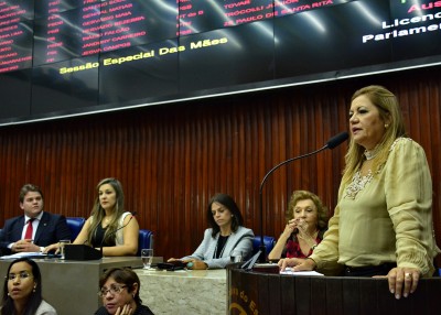 06.05.15 sessao especial das maes © roberto guedes (263)