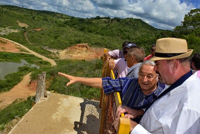 08.05.15 frente parlamentar da agua visita barragem camará©roberto guedes (43)