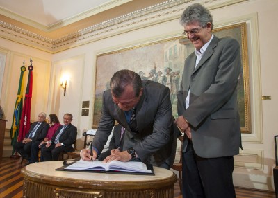 28.09.15 - Posse de Trócolli Júnior com Sec. do Governo - ©nyll pereira (46 Jornal)