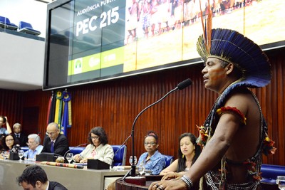 03.12.15 audiencia publica_PEC 215_cacique sandro © roberto guedes (52)