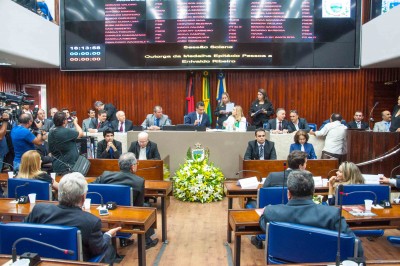 30.11.15 - Medalha Epitácio Pessoa para Enivaldo Ribeiro - ©nyll pereira
