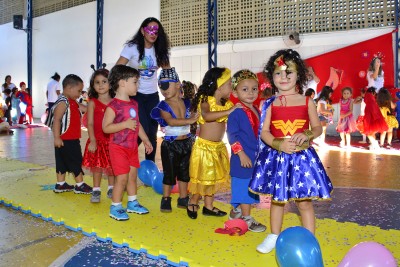 23.02.17 baile a fantasia na creche © roberto guedes (286)
