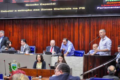 04-08 - Debate sobre extinção de comarcas - ©2017 nyll pereira - 002-2