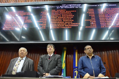 27.10.17 sessao especial dia do idoso © roberto guedes (1)