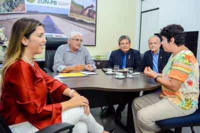 140219 - Galdino e deputados visitam Sec. Agric. Efraim Morais - ©nyll pereira - 19 (1)