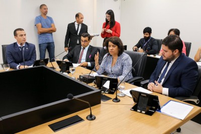 comisão de educação