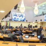 Covid-19: Lei que proíbe corte de água, energia e despejo durante calamidade pública é sancionada