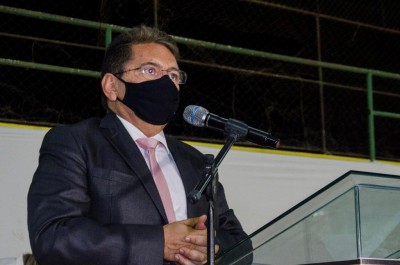 Adriano máscara
