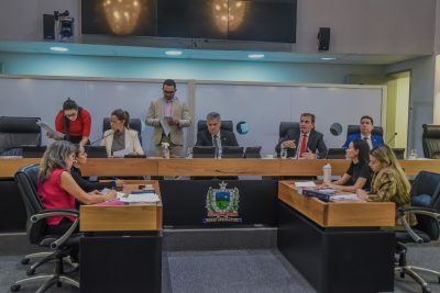 CCJ aprova PL que garante tempo de tolerância em estacionamentos no Estado