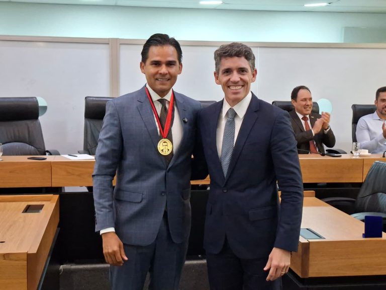 ALPB concede Medalha de Mérito Jurídico Tarcísio de Miranda Burity ao advogado Getúlio Souza