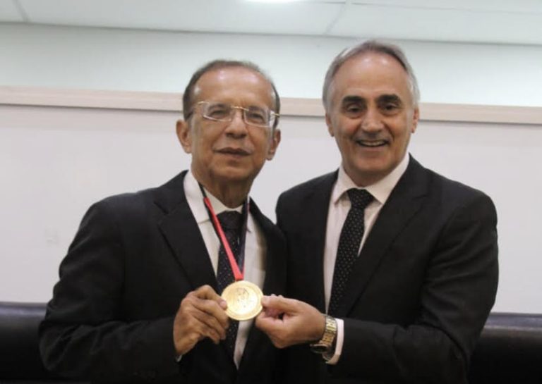 ALPB concede medalha de mérito ao jornalista Hermes de Luna