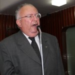 Dunga requer linha de emergência para caminhoneiros