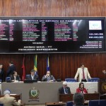 Deputados discutem problemas na telefonia e segurança