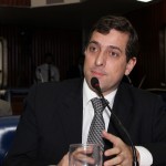 Gervásio denuncia fechamento de postos da receita no interior