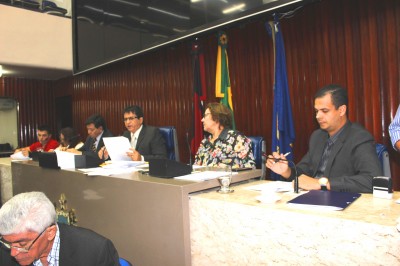CCJ aprova 13 matérias durante reunião nesta segunda-feira