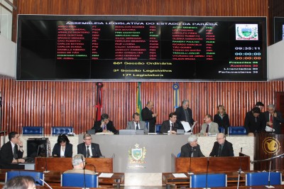 Dívidas agrícolas e perdão de taxas de licenciamento são debatidos no Plenário