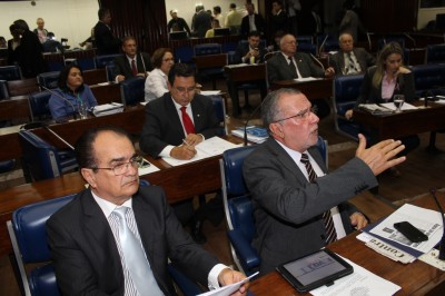 ALPB aprova modificações no Empreender e benefícios para servidores do TCE