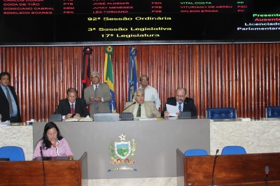 Comissão de Saúde aprova a outorga do Diploma Napoleão Laureano a professora