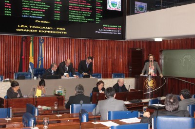 Deputados discursam sobre saúde, violência e ordenação de despesas do Estado