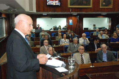 ALPB concede título de cidadão ao médico José Leite Saraiva