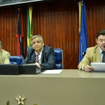 Deputados destacam campanha Outubro Rosa e homenageiam professores