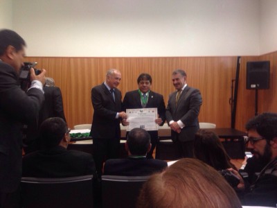 Presidente da ALPB recebe prêmio em Portugal por ações de sustentabilidade