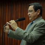 Deputados mantêm vetos e aprovam pedido de urgência para empréstimo