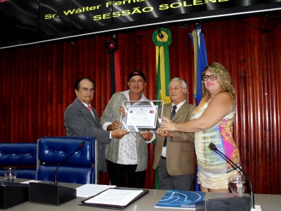 ALPB entrega título de cidadania ao fotógrafo Walter Paparazzo