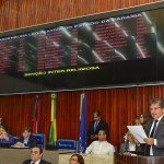 Adriano Galdino conduz retorno às atividades na Assembleia Legislativa