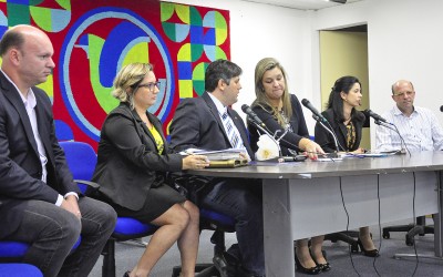 Comissão do Direito da Mulher debate assistência médica as mulheres do Estado