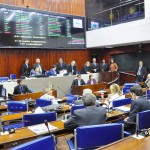 Deputado Adriano Galdino apresenta projeto de lei que inclui clientes antigos em novas promoções de empresas