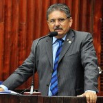 Presidente Adriano Galdino recebe mais alta comenda da Polícia Militar da Paraíba
