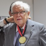 27.10.15 - Ex-governador Milton Cabral recebe medalha na alpb - ©nyllpereira (10) cópia