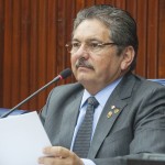 Presidente Adriano Galdino assina acordo para implantação da TV digital em Campina Grande e Patos