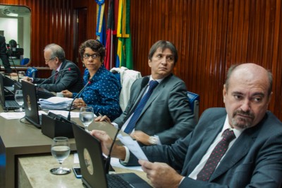 CCJ aprova projeto que obriga empresas a investirem em projetos sociais
