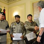 Deputados participam de entrega de bonificação a agentes de segurança
