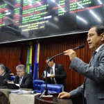CCJ aprova proposta que obriga igualdade de gênero em cargos estaduais