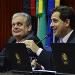 Gervásio anuncia parcela do 13° aos servidores da Assembleia