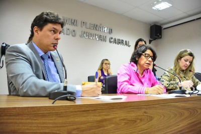 Comissão de Constituição e Justiça aprova projeto que amplia isenções no IPVA