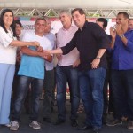 Deputados participam de inauguração de condomínio dos comerciários