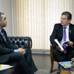 Adriano Galdino recebe secretário do TCU e ressalta diálogo entre instituições
