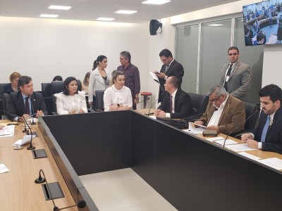 CCJ aprova projeto que proíbe uso de canudos de plástico em bares, restaurantes e comércios da Paraíba