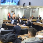 CCJ aprova projeto que obriga escolas a disponibilizarem material didático em braille
